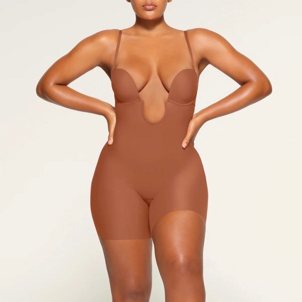 SKIMS Deep Plunge Shapewear Mid Thigh Bodysuit, Brown Sz M